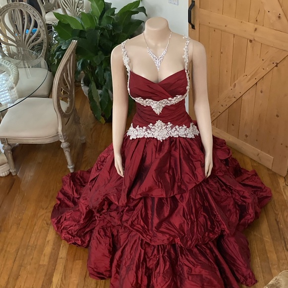 Justin Alexander Wedding Gown Size 16 - Picture 9 of 12